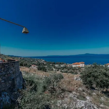 Eleutheria Apartment *